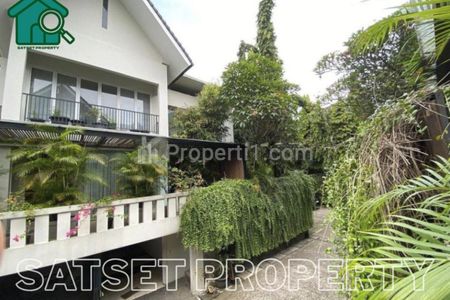 Disewakan Rumah Town House 3 BR di Area SCBD/Senopati Jakarta Selatan SSP555