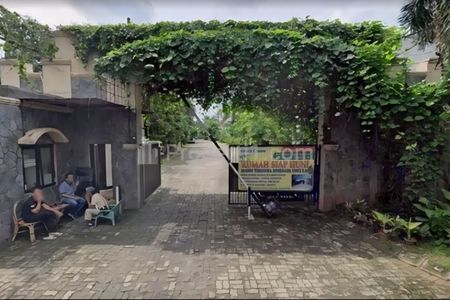 Dijual Rumah Komplek Bagus Strategis di Perumahan Green Cinere