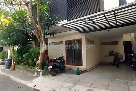 Dijual Rumah Dalam Townhouse Lokasi Strategis di Cipete, Jakarta Selatan