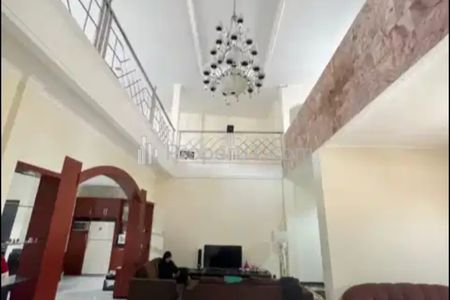 Jual Murah Rumah Mewah Plus Perabotan di Cengger Ayam, Lowokwaru, Malang