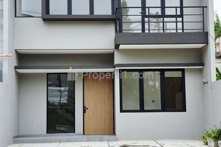 Tampak Depan ada Carport 