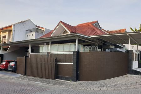 Dijual Rumah International Village Citraland Surabaya – Bangunan Full Kayu Jati, Harga Tanah Saja