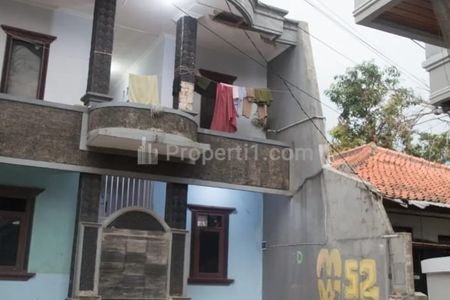 Dijual Kost-kostan 16 Kamar Kondisi Apa Adanya di Beji, Depok