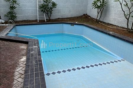 Disewakan Rumah 2 Lantai Ada Kolam Renang di Lebak Bulus, Jakarta Selatan