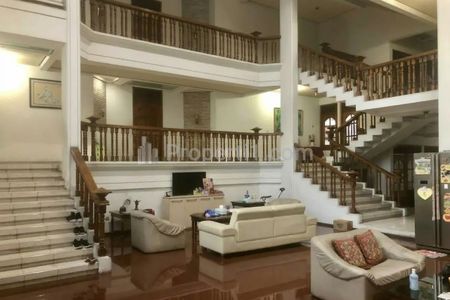 Dijual Rumah Usaha Komersial Prime Area Jl Raya Darmo Surabaya Pusat