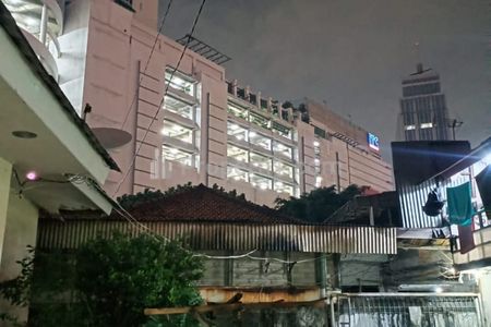 Jual Rumah Hitung Tanah Luas 877m2 dekat ITC Kuningan, Jakarta Selatan