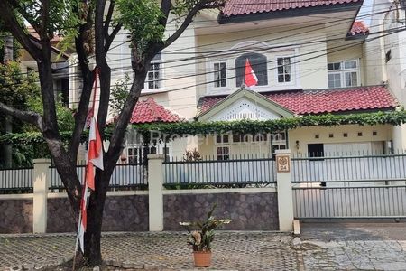 Jual Rumah Mewah dan Elegan di Cisanggiri, Kebayoran Baru, Jakarta Selatan