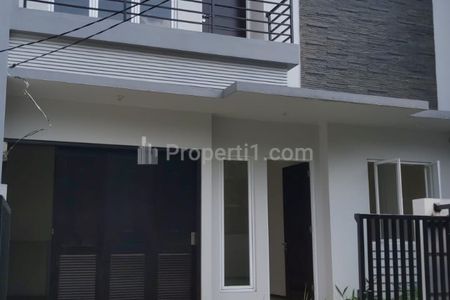 Disewakan Rumah 2 Lantai di Taman Alfa Indah Jakarta Barat