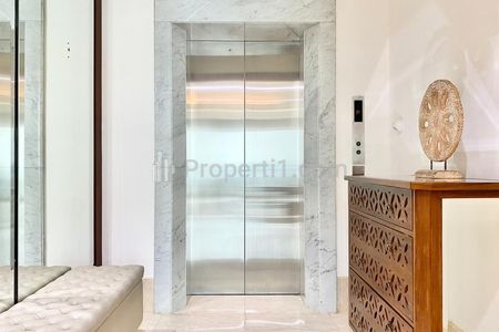 Disewakan Luxurious Apartment at Pakubuwono Residence Type 2+1BR Full Furnished - Prime Location in South Jakarta