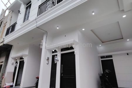 Dijual Rumah Baru 3 Lantai Modern Klasik di Condet Batu Ampar Jakarta Timur