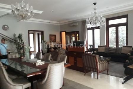 Dijual Rumah 3 Lantai di Menteng Jakarta Pusat Siap Huni, Taman Luas, dan Ada Swimming Pool