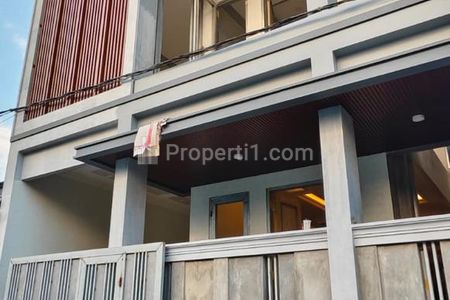 Dijual Rumah Baru 2 Lantai dengan Row Jalan 5 Meter di Manukan Surabaya