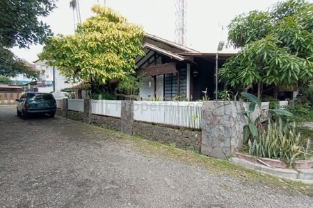 Dijual Rumah di Jalan Cikutra Baru Bandung