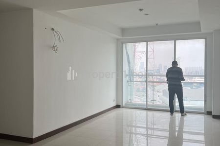 Dijual Apartemen AKR Gallery West Residence, Depan Exit Tol Kebon Jeruk Jakarta Barat, 3BR Harga Super Murah