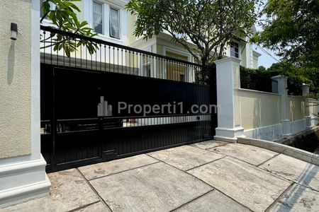 Jual Rumah di Cipete, Jakarta Selatan Dekat MRT Cipete Raya - Desain Classic Colonial & Semi Furnished