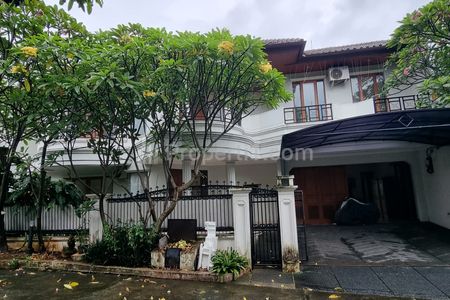 Sewa Rumah di Dalam Compound Cipete, Jakarta Selatan - 4 Kamar Tidur & Private Pool