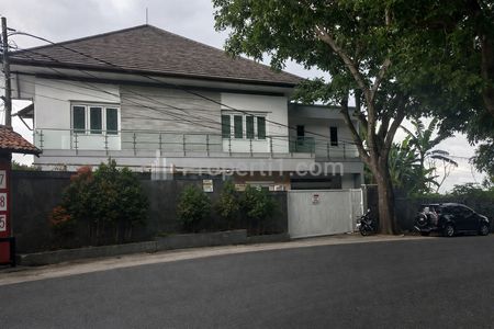 Dijual Rumah Mewah Luas Lokasi Strategis di Main Road Setiabudi Bandung