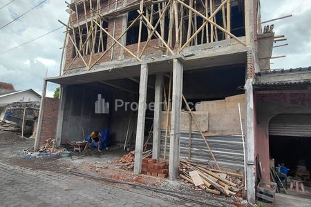Jual Rumah Baru Mewah Modern Lingkungan Perumahan Exclusive Jl. Kaliurang Km 6 Yogyakarta Dekat UGM, Al Azhar, Pakuwon Mall