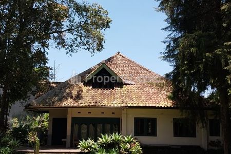 Jual Rumah Klasik Jaman Belanda Tanah Luas di Lembang