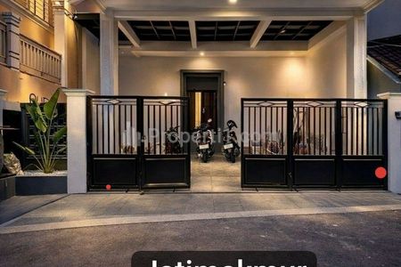 Dijual Rumah Ready Desain American Classic di Pondok Gede, Bekasi