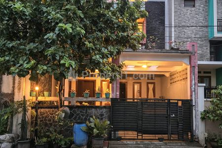 Dijual Rumah Secondary Dalam Komplek One Gate di Pondok Kelapa Jakarta Timur