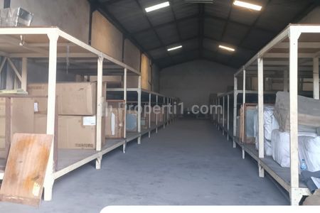 Disewakan Gudang 440 m2 di Margomulyo Permai Surabaya, Dekat Greges, Kalianak, Akses Tol, Akses Truk Kontainer