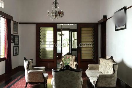 Dijual Rumah Besar Heritage Strategis Sayap Supratman Bandung