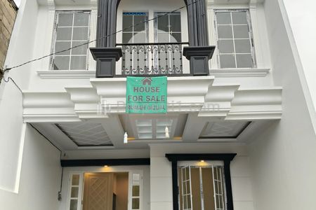 Dijual Rumah 2 Lantai Siap Huni di Tanah Baru Depok
