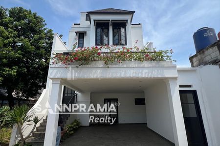Dijual Rumah Townhouse Mewah 3 Lantai di Jagakarsa Jakarta Selatan