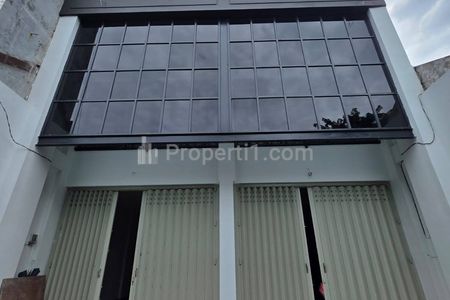 Disewakan Ruko Darmo Baru Barat, Surabaya 2 Jejer, 3 Lantai, Siap Pakai