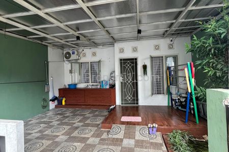 Dijual Rumah Pojok di Perumahan Kav DPR Serua Bojongsari Depok