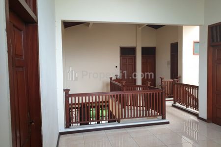 Disewakan Rumah 2 Lantai Dekat MRT Lebak Bulus, Jakarta Selatan