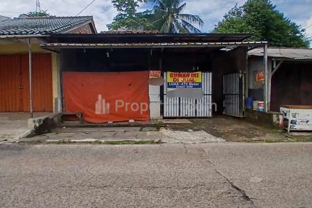 Dijual Rumah Tua Hitung Tanah Strategis Pinggir Jalan di Pasir Putih Depok