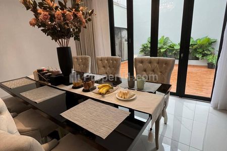 Dijual Rumah Minimalis dengan Swimming Pool Setiabudi Regency Bandung