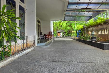Dijual Rumah Besar Mewah Cantik Private Kolam Renang di Jalan Brawijaya Raya Jakarta Selatan