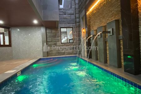Sewa Rumah dengan Pool di Pondok Indah, Pondok Pinang, Kebayoran Lama, Jakarta Selatan
