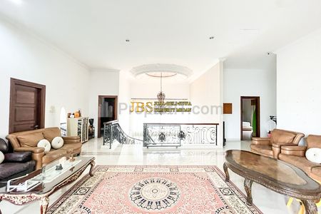 Dijual/Disewakan Rumah Lux Furnish Jalan Pasar Baru (Daerah Jamin Ginting)