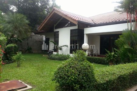 Dijual Rumah Siap Huni Nyaman dan Asri di Kemang Jakarta Selatan