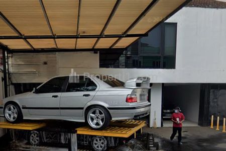 Dijual Cepat Lahan Serba Guna (Saat Ini untuk Bengkel Mobil) di Jl. Kesehatan Bintaro, Jakarta Selatan