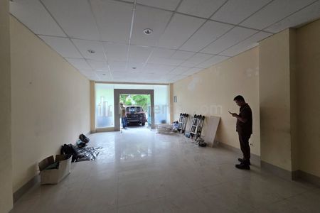 Disewakan Ruko 5 Lantai dengan Lift di Business Park Kebon Jeruk, Jakarta Barat – Siap untuk Usaha Profesional