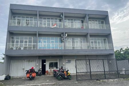 Dijual Ruko 3 Lantai di Dian Istana, Kota Surabaya