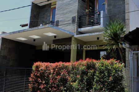 Dijual Rumah 2 Lantai Hanya Melangkah ke Metro Indah Mall Bandung - Jarang Ada