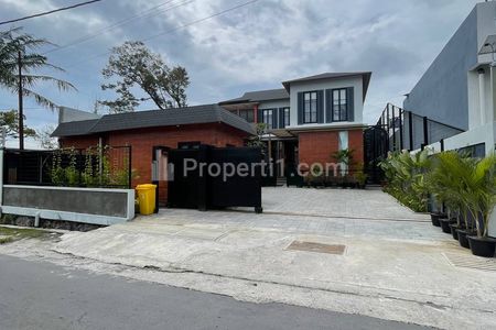 Jual Rumah Villa Mewah Modern Full Furnish Kolam Renang View Gunung Merapi di Jl. Kaliurang Km 13,5 Yogyakarta