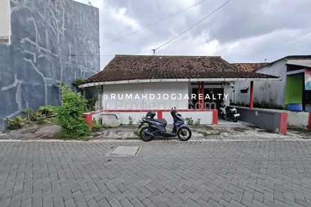Jual Tanah Strategis Bonus Bangunan di Pogung Jogja Jalan Kaliurang Km 5 Dekat UGM