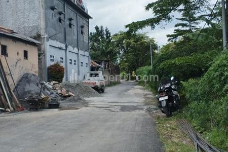 Dijual Cepat Rumah Produksi Cocok untuk Gudang dan Bengkel Lokasi Strategis di Cisaranten Arcamanik Bandung