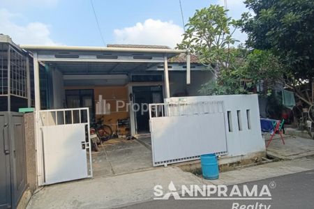 Dijual Rumah Second Dalam Perumahan Taman Anyelir di Kalimulya Depok