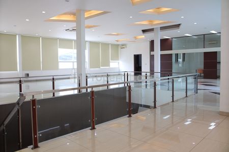 Disewakan Ruang Kantor Mainroad Kota Bandung - Lux Cocok untuk Bank, Finance, Asuransi, Skincare