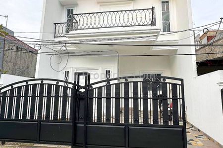 Dijual Rumah Baru Dalam Komplek Siap Huni di Komplek PTB Duren Sawit Jakarta Timur