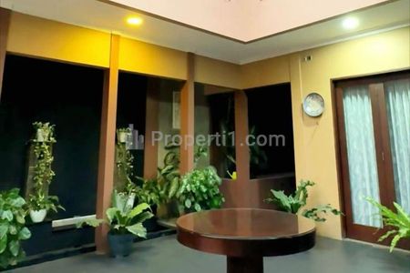 Jual Rumah Mewah Modern Elegan dan Siap Huni di Al Baidho, Cipayung, Jakarta Timur