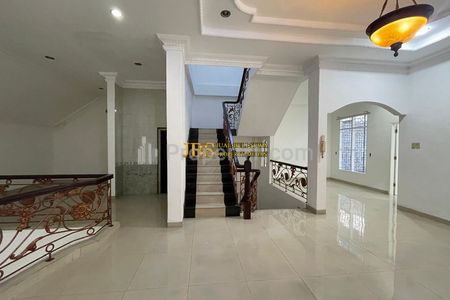 Jual Rumah di Komplek Cemara Hijau - Medan (Depan Taman) Kondisi Siap Huni